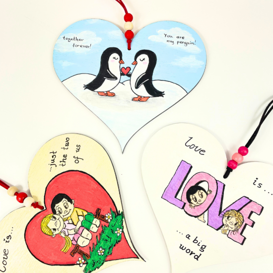 Ξύλινη καρδιά Love is...